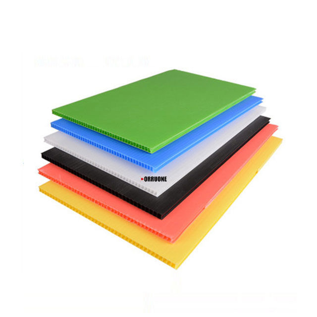 Il bordo scanalato in Correx bianco del bordo dei pp 4x8 4mm 5mm Correx ha personalizzato