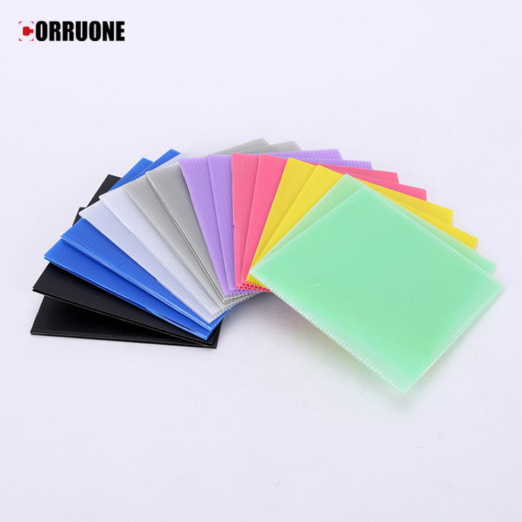 Il bordo scanalato in Correx bianco del bordo dei pp 4x8 4mm 5mm Correx ha personalizzato