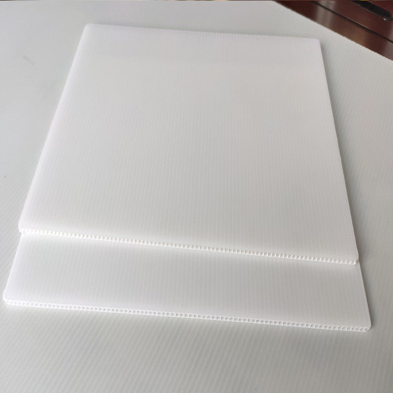 ROHS 6mm ha riciclato gli strati di plastica ondulati strati di Coroplast 4 x 8