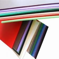 La plastica ondulata riciclata rossa blu riveste il cartone ondulato di 10mm pp