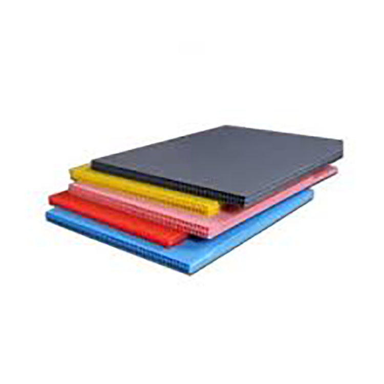 La plastica ondulata riciclata rossa blu riveste il cartone ondulato di 10mm pp