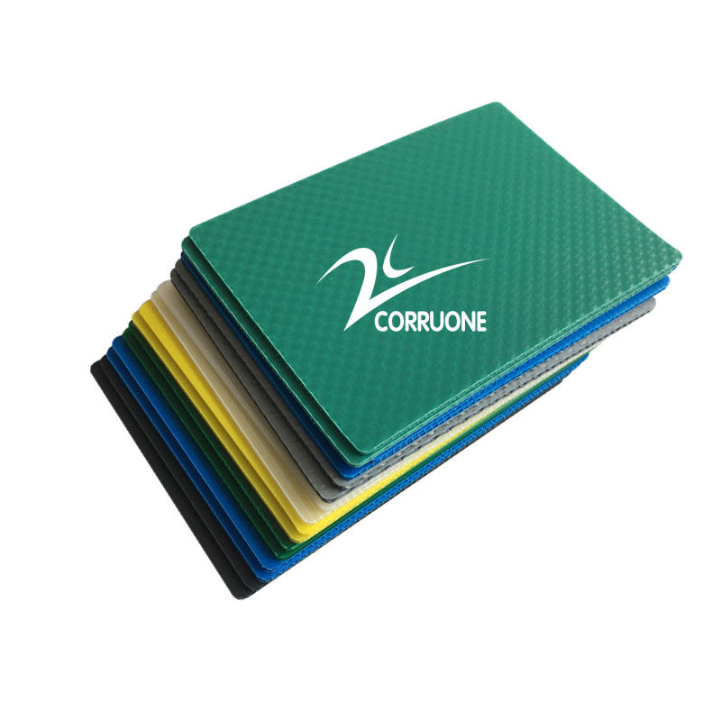 Il bordo giallo di Coroplast 5mm 6mm 8mm ha ondulato gli strati di plastica 4x8