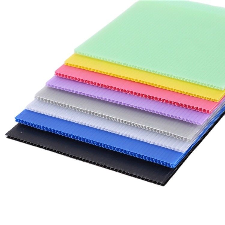 Carta di corflute 2mm 3mm 4mm 5mm 6mm 7mm carta di plastica ondulata correggiata a polipropilene pannello a favo di miele