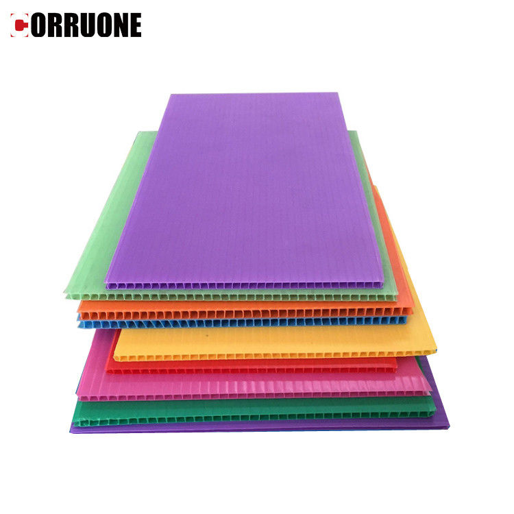 4x8 5mm Corflute riveste il nero vuoto di verde dello strato della protezione di Corflute