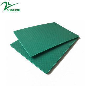 La plastica ondulata colorata riveste 4 il verde del pannello del favo di X8 pp