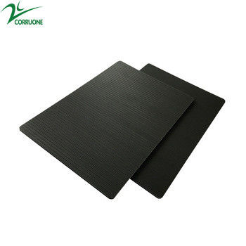 La plastica ondulata colorata riveste 4 il verde del pannello del favo di X8 pp