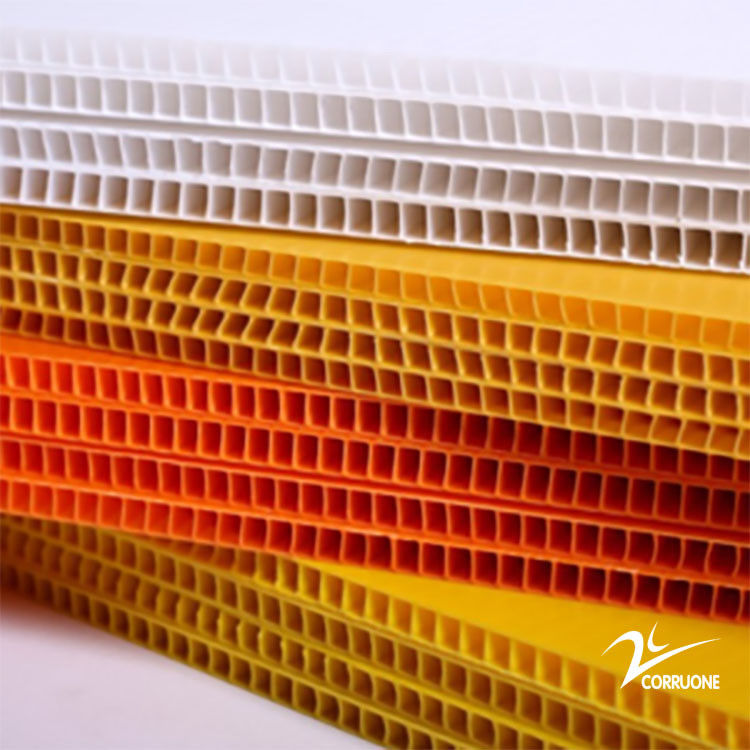 L'arancia ha ondulato lo strato di plastica della bolla della copertura 12mm per la protezione del pavimento